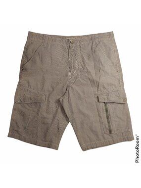 Guess Shorts Mens Size 36 measures 40 Gray white stripes Cargo Pocket snap flaps